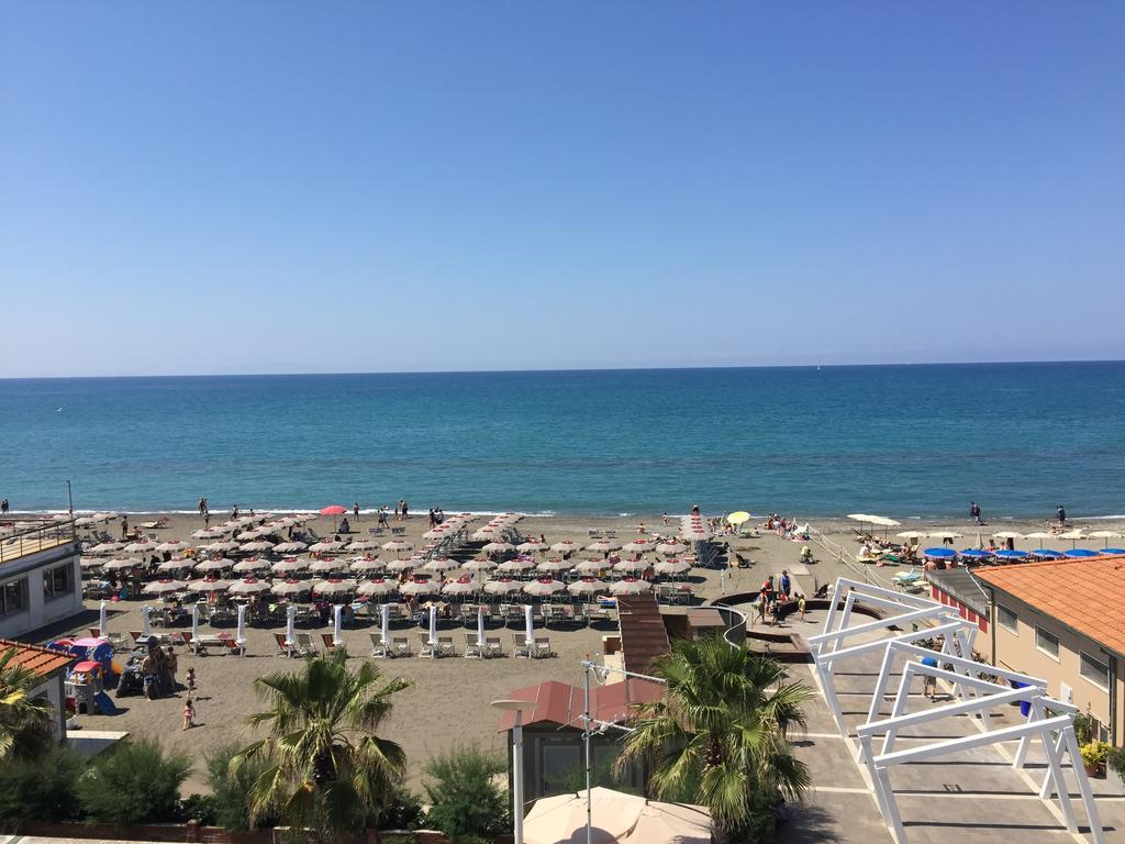 Albergo La Lampara Marina di Cecina Esterno foto