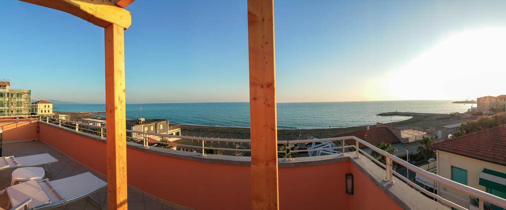 Albergo La Lampara Marina di Cecina Esterno foto